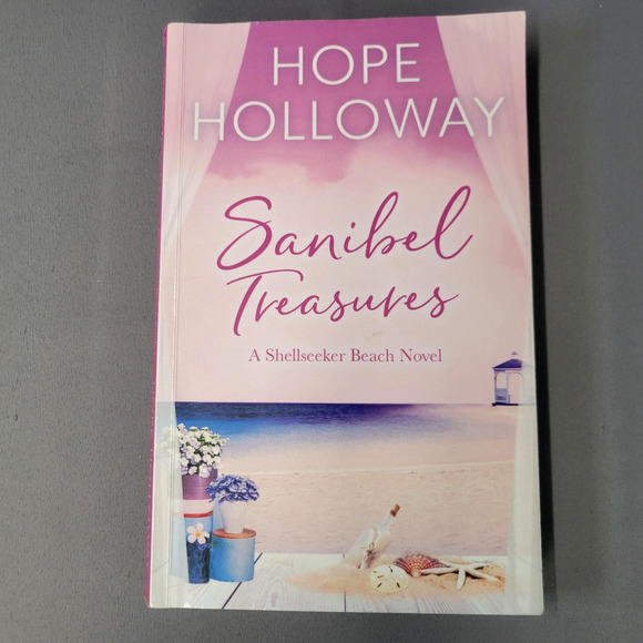Sanibel Treasures Hope Holloway Shellseeker Beach Book 2 Romance Paperback 2021 - Picture 1 of 15